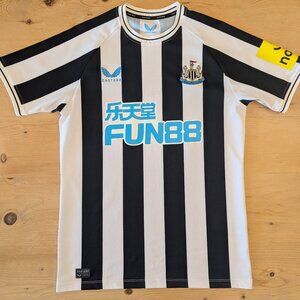 Castore Newcastle 2022/2023 Home Jersey, size medium